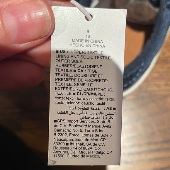 NWT Toddler 9 Sneakers - Picture 3 of 3